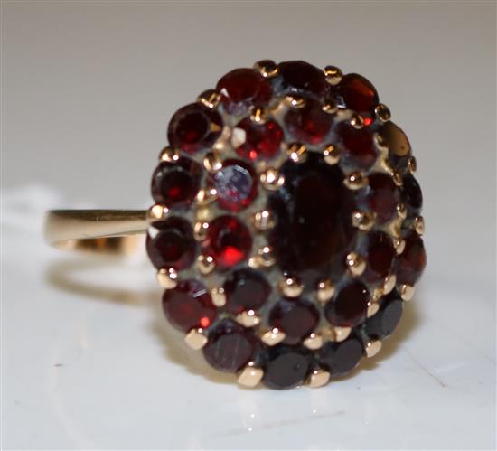 18ct gold and garnet cluster ring